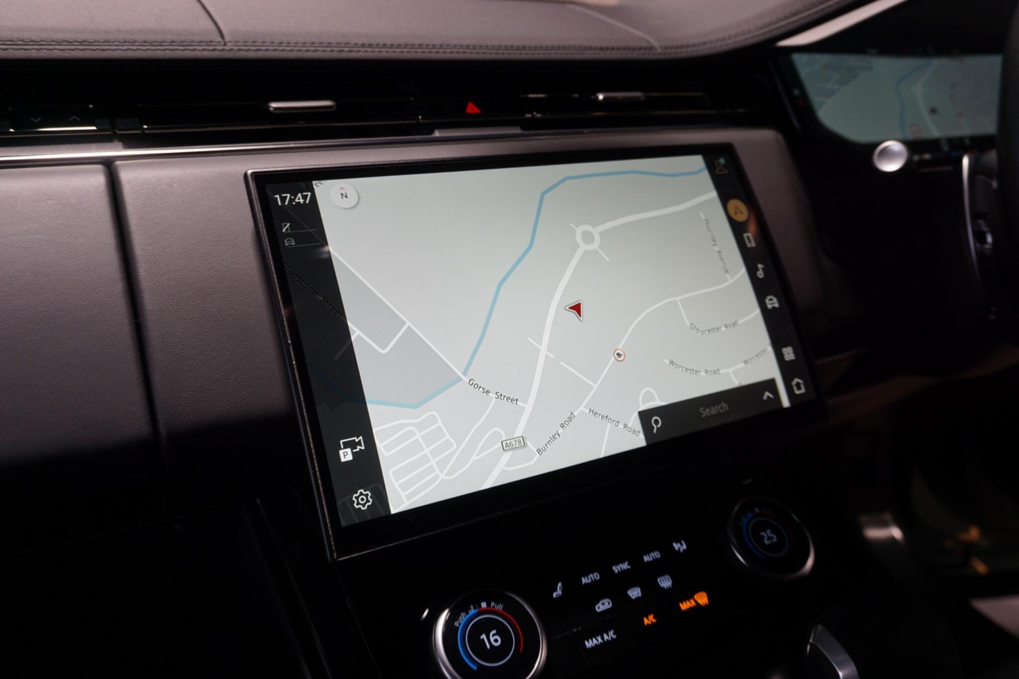 Land Rover Range Rover Sport 3.0 D300 MHEV Dynamic SE SUV 5dr Diesel Auto 4WD Euro 6 (s/s) (300 ps)